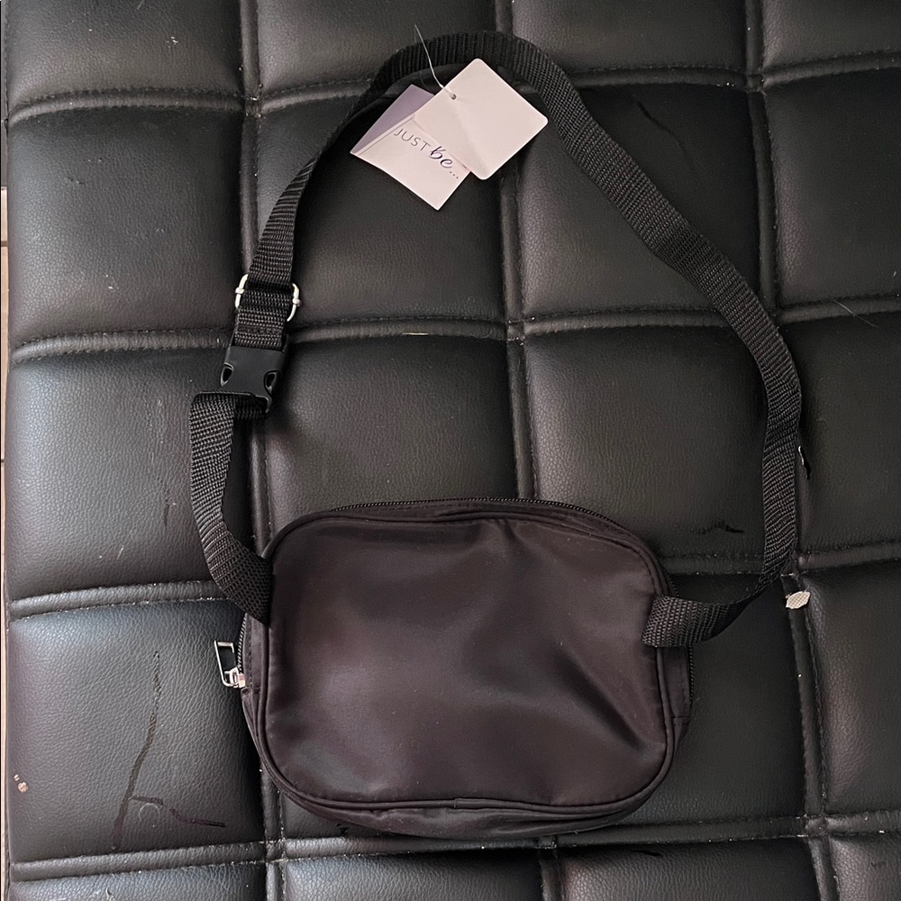 Small shoulder bag